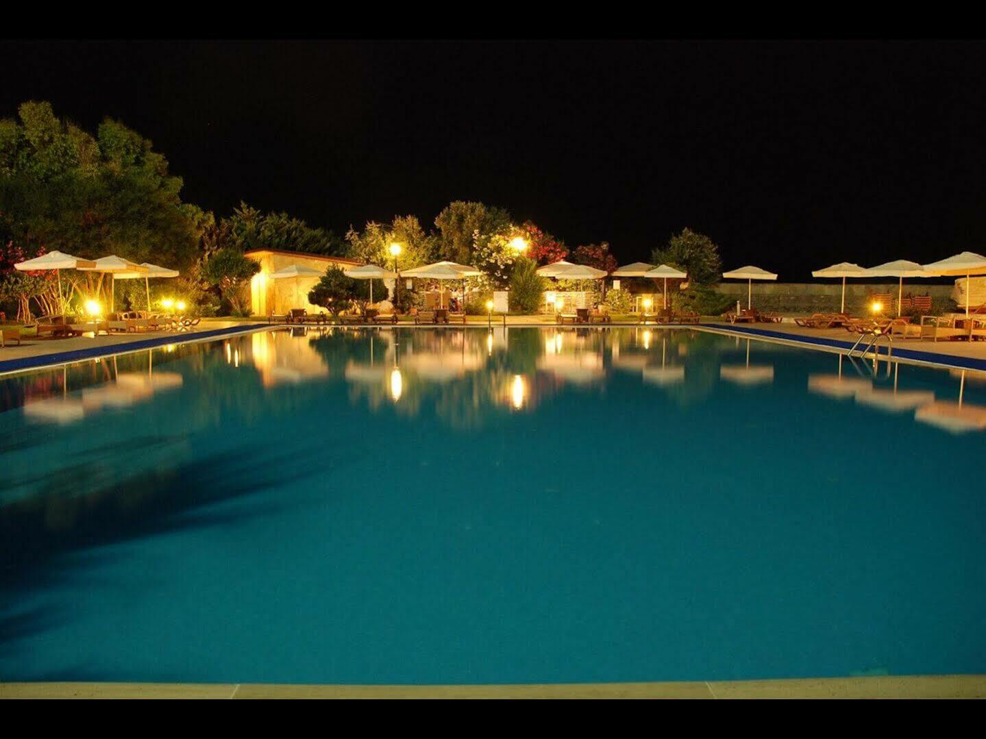 Babaylon Hotel Çeşme Εξωτερικό φωτογραφία